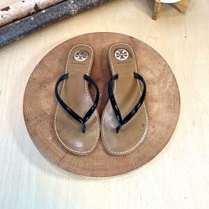 Tory Burch Black Patent Leather Flip Sandals with Tan Footbed